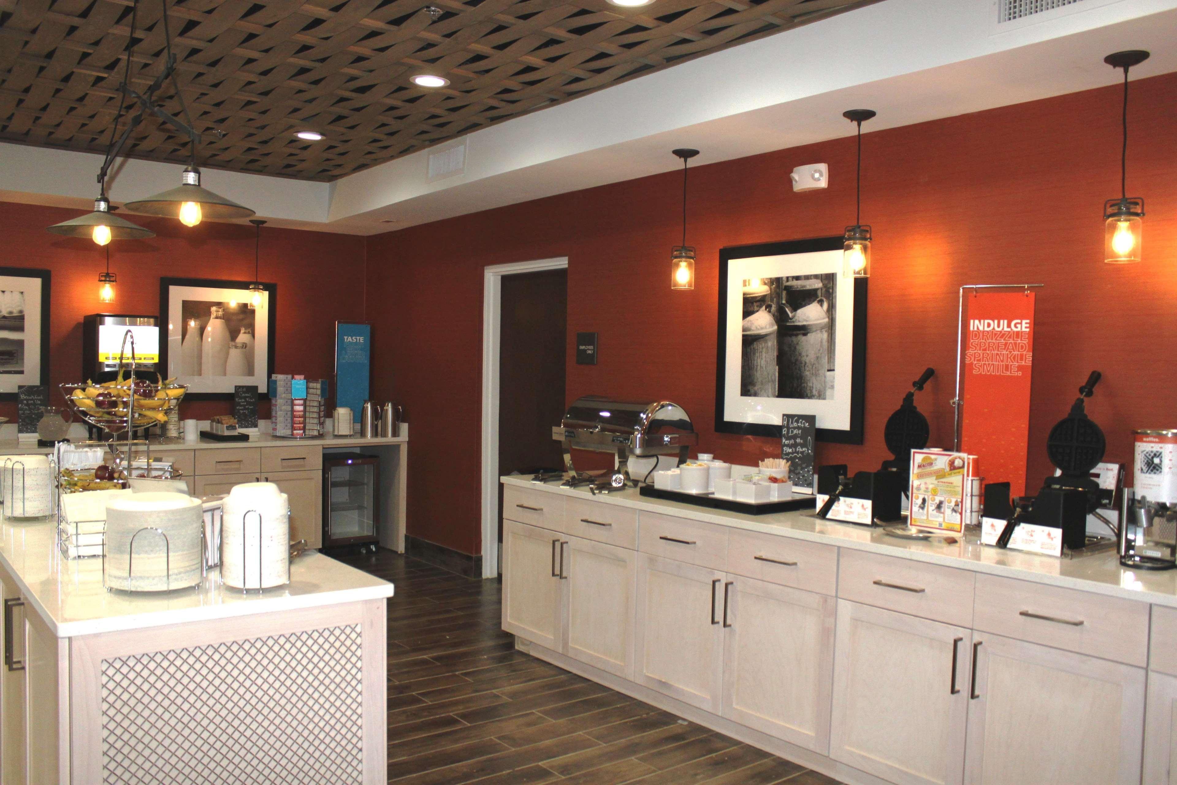 Hampton Inn Forsyth Dış mekan fotoğraf