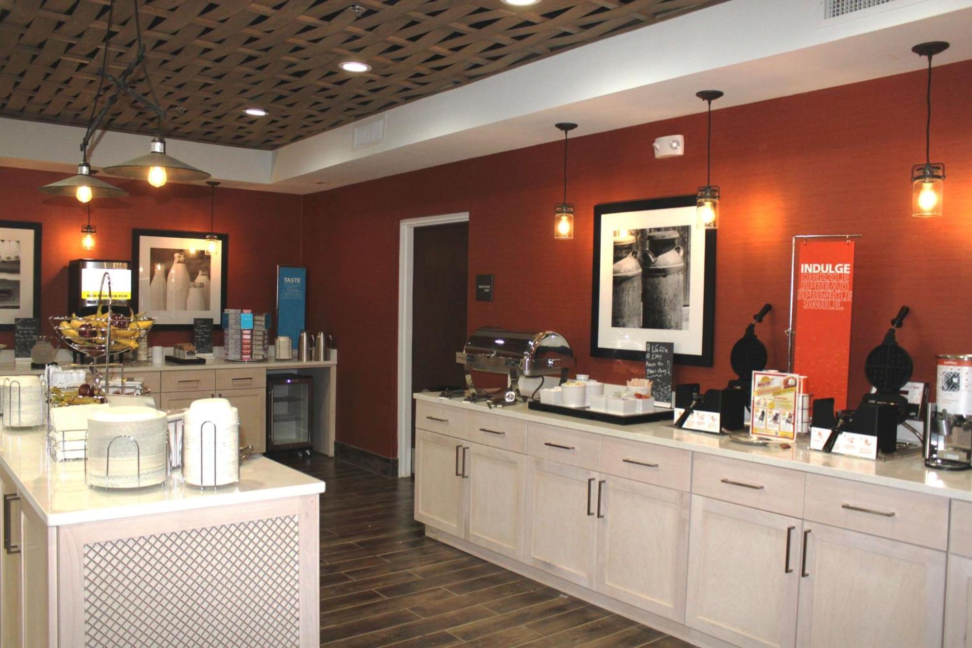 Hampton Inn Forsyth Dış mekan fotoğraf